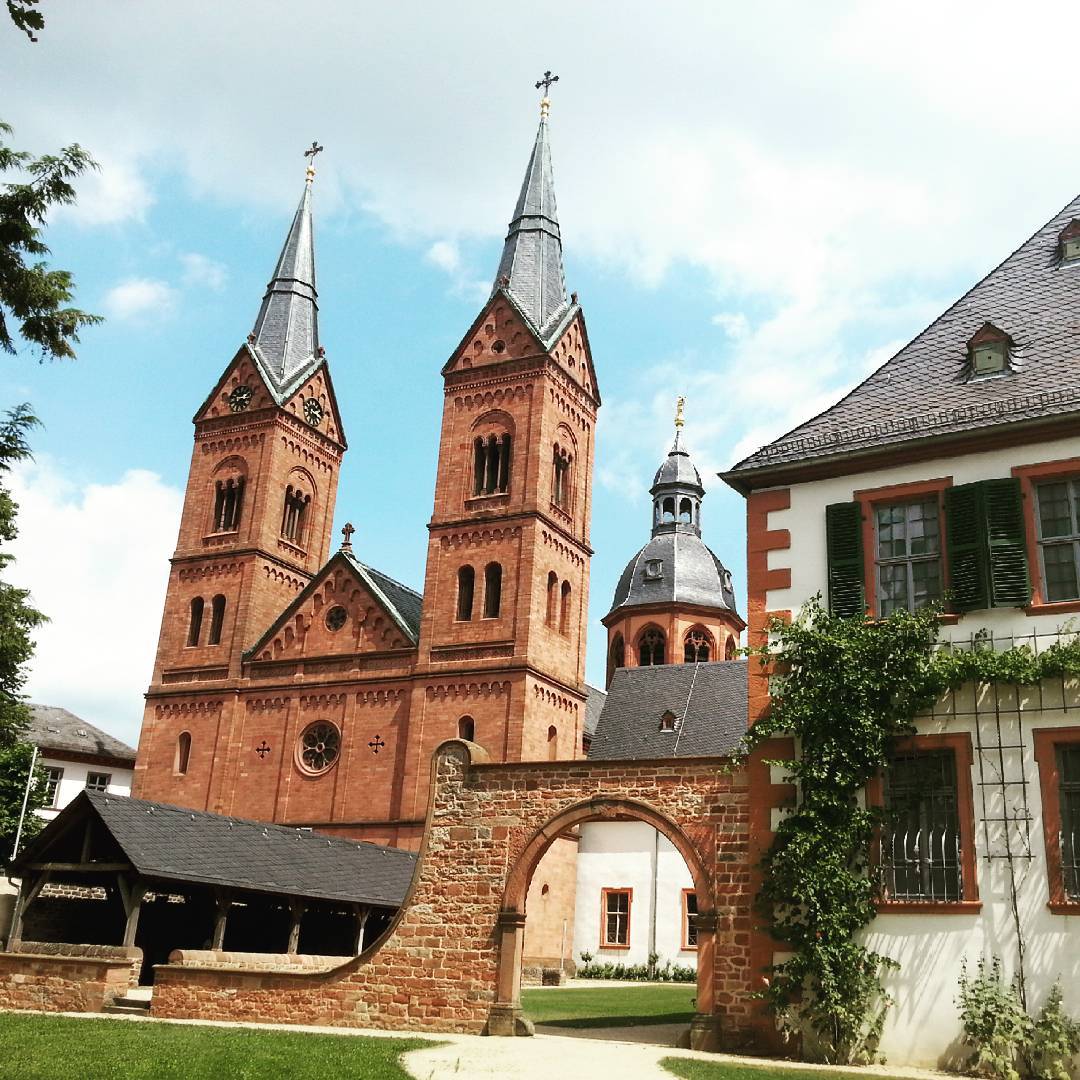 Immer wieder beeindruckend: die Basilika. 
Besonders an so sonnigen Tagen wie heute ist ein Besuch der Altstadt sehr empfehlenswert